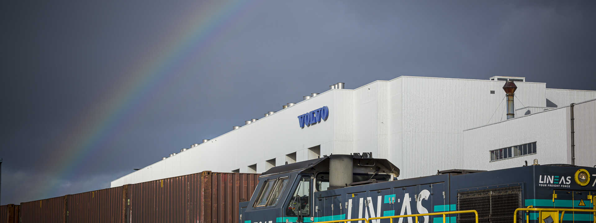 Volvo Cars, DFDS en Lineas zorgen voor sneller en duurzamer transport dankzij nieuwe treinterminal bij Mercatordok in North Sea Port